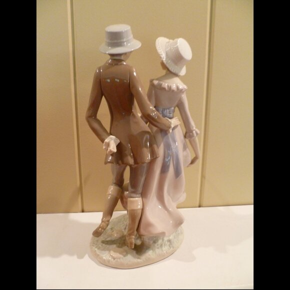 Nao by Lladro Vintage 1978 Figurine #278 Merry Youth Couple Strolling - Picture 5 of 15